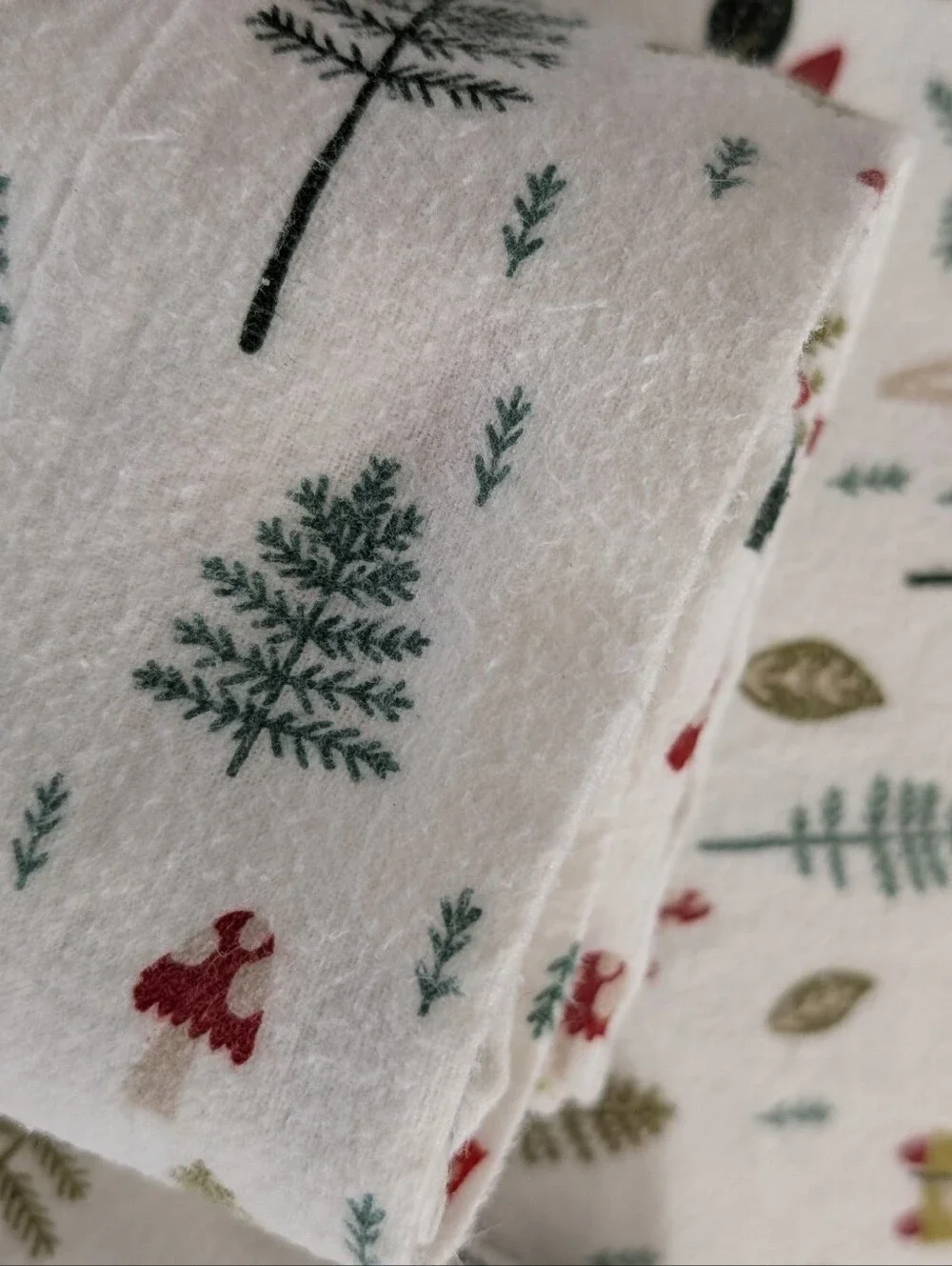 Cuddle Duds Flannel Queen Sheet Set GNOMES 4PC Soft & Cozy Barely Used Mushroom